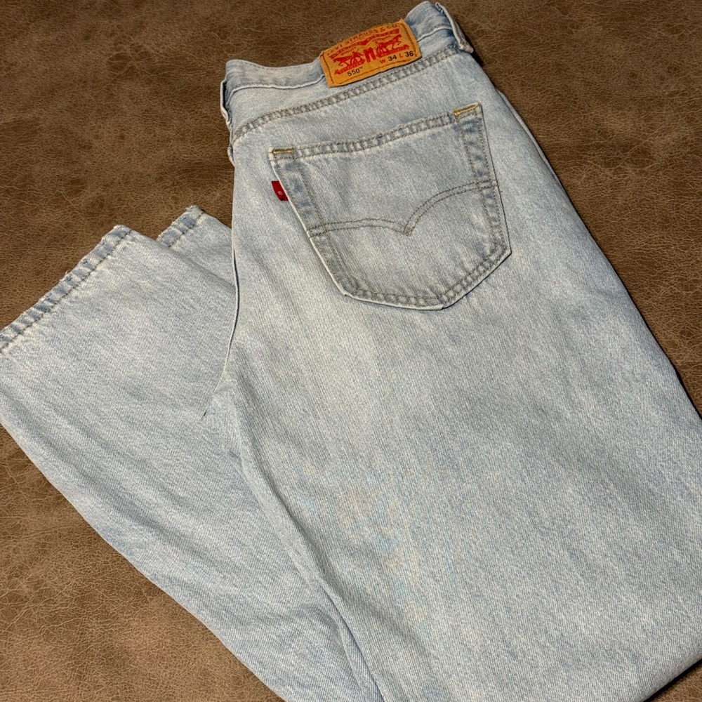 Levi's 550 Men's Light Wash Blue Relaxed Fit Jeans 34x36